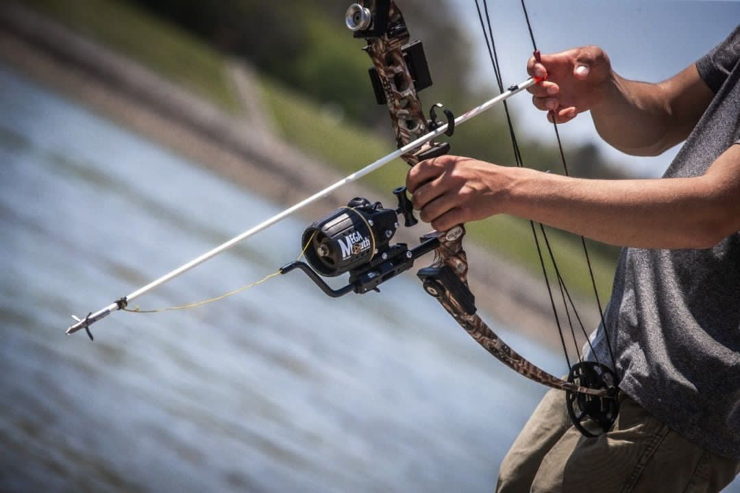 MegaMouth 2.0 Bowfishing Reel - Force Feed'em Bowfishing